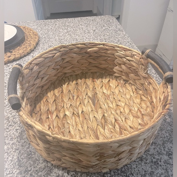 Wicker table basket - Picture 5 of 5